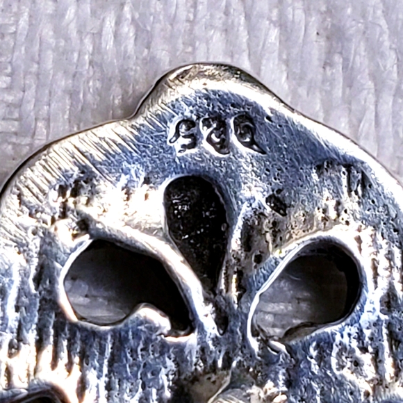 LG Sterling Silver Fleur-de-lis Cross - Picture 2 of 3